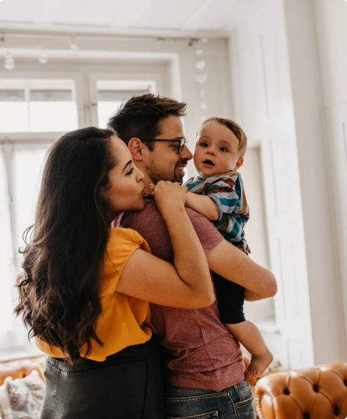 Familia se abraçando